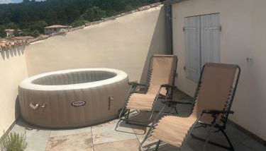 Appartement chaleureux avec jacuzzi-Terrasses rooftop-Rafraîchisseur-Parking-wifi - Foto 5