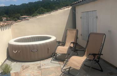 Appartement chaleureux avec jacuzzi-Terrasses rooftop-Rafraîchisseur-Parking-wifi - Foto 5