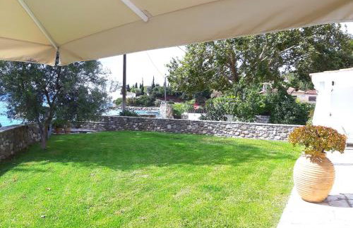 Beachfront Skaloma Villa - Foto 35