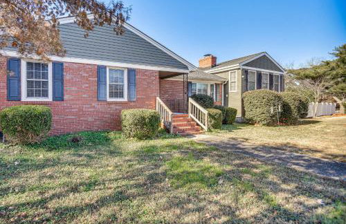 Waterfront Home with Dock and Yard in Hampton! - Foto 32