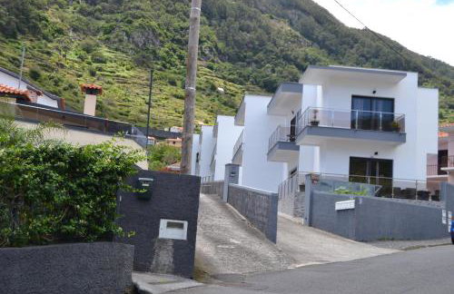 Charming Holiday Home with Free Private Parking - Foto 51