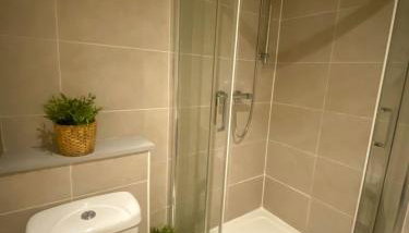 City Centre Beautiful & Cosy Studio Apartment - Foto 4, towels, Shower