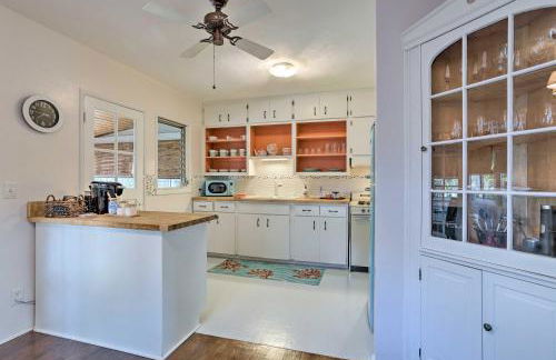 Yard and Hot Tub Historic Lake Worth Cottage! - Photo 10