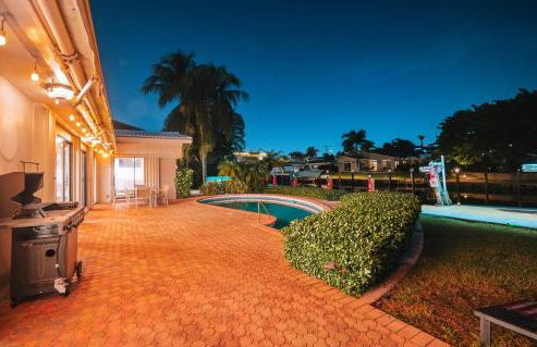 Waterfront Luxe 3BR, Pool, Hot Tub & Dock - Foto 48