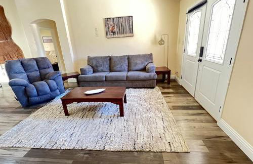 King Bed - Hot Tub, 3 Queens, Home away from home - Foto 5