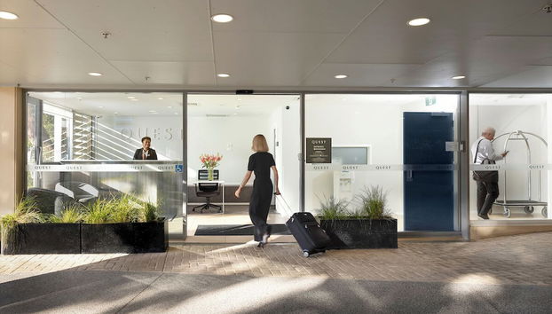 Quest on Beaumont - Foto 4, Reception