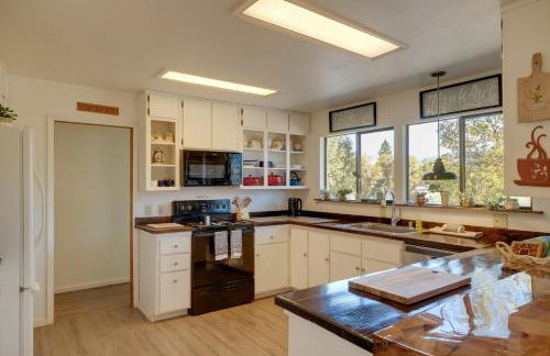 Secluded Mountain Hideaway < 8 Miles to Bass Lake! - Foto 13