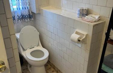 Downtown Beverly Apartment 8 Minutes to Salem and has King Beds - Photo 39