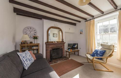 Jurassic Cottage - Photo 2