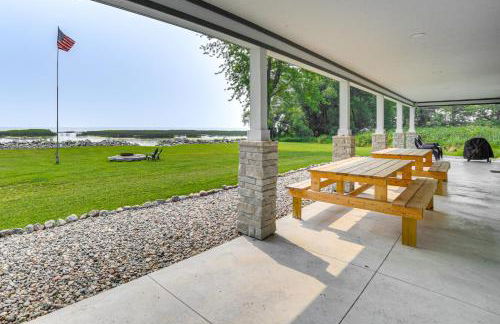 Dock and Panoramic Bay Views Oconto Retreat! - Foto 26