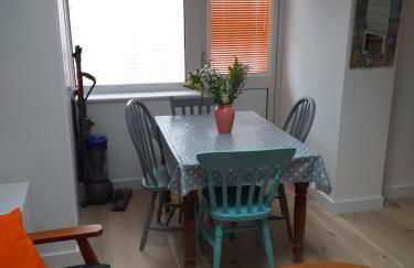 The Studio is bright, airy and comfortable. - Foto 16