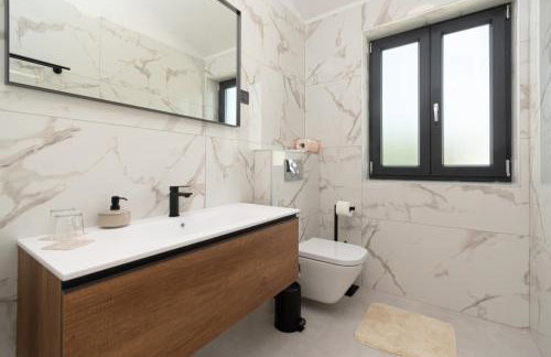 Modern 300m2 Villa - King Beds & Leisure Zone - Foto 40