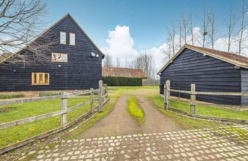 Dorney,Windsor Family Getaway with Hot Tub - Photo 23