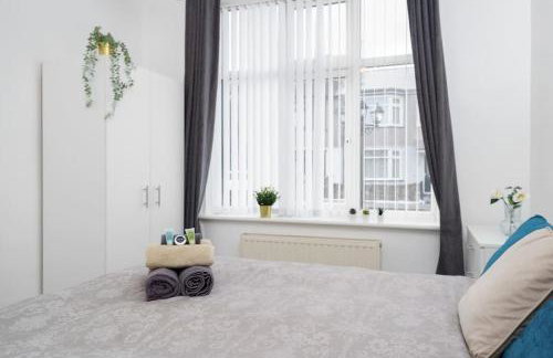 Beautiful 4 Bed Immaculate Condition Refurbished Property - Foto 18