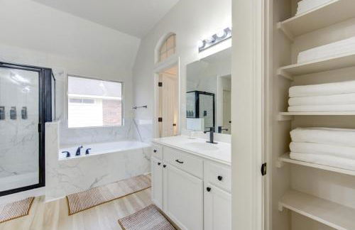 Amazing Getaway Home - 4 Bedrooms 2,5 Baths - West Houston, Katy, Richmond - Huge Pool, Mini-Golf, PingPong, Billards, BBQ, Katy Asian Town, Typhoon Waterpark, King Bed - Foto 16