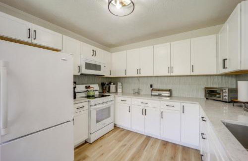 24-Acre Cottage with Hot Tub about 10 Mi to Blowing Rock - Foto 7