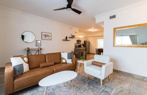 Luxury 2BD 2BTH Condo 5 - Foto 12