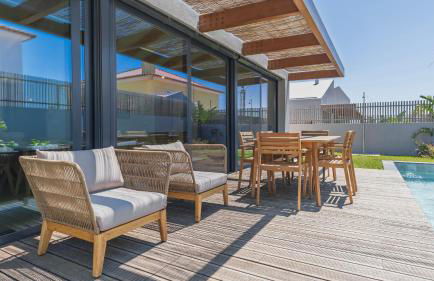 Stunning Beach House with Pool by LovelyStay - Foto 10