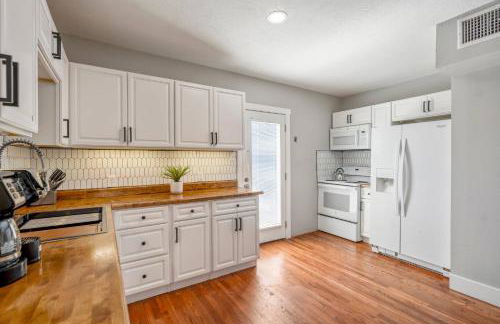 2-Bedroom - Equipped Kitchen - Gated Parking! - Foto 1