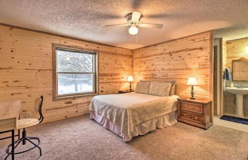 Cozy Crosby Cabin Near Serpent Lake and Main St - Foto 12