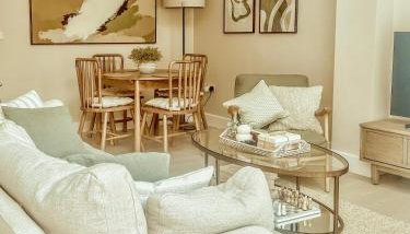 Stylish 3BD Townhouse in Central Winchester - Foto 2