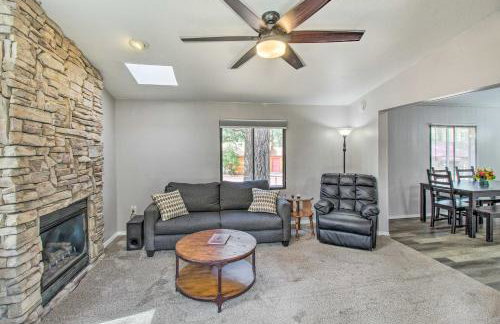 2 Mi to Rainbow Lake Woodsy Retreat with Deck! - Foto 4