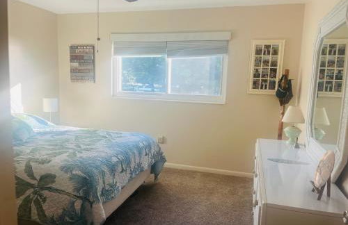 Gorgeous 2 Bedroom Waterfront Condo - Foto 30