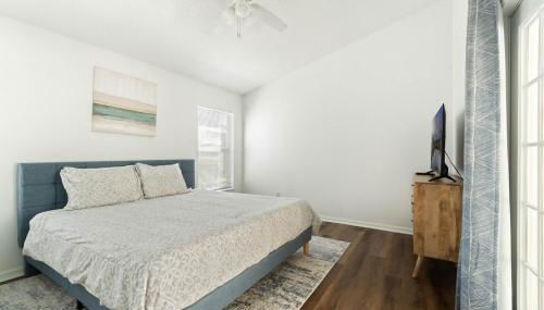 Luxury 4-Bedroom Home with Private Pool, Jacuzzi, AC, Wi-Fi, Cable TV, 5 Minutes from Disney - Foto 5