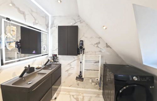 230m2 sur 3800m2 - jacuzzi 6 places - 16pers max - Foto 8