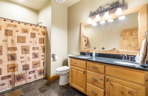 Luxury Lakefront Chalet Resort 2 Pools FREE Amenities Dock MiniGolf Waterslide - Foto 72