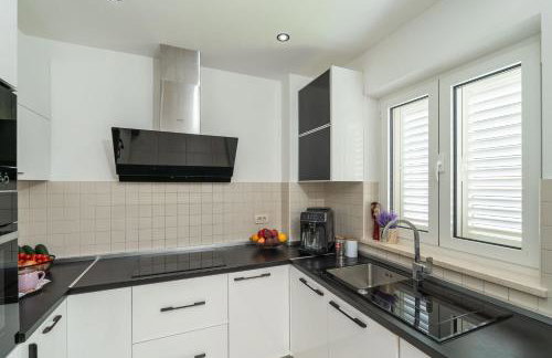 Seaview Apartment with Free Garage Parking 2 min to Beach Zaton near Dubrovnik - Photo 16