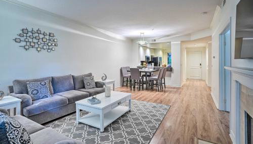 Serene Irvine Retreat with Heated Pool Access! - Foto 5