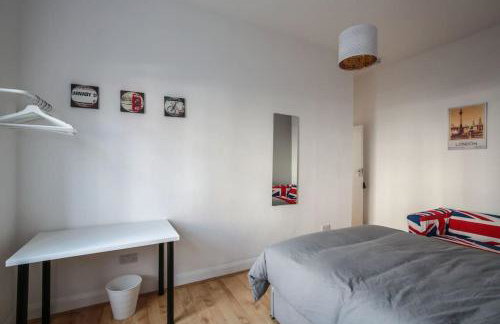 Large Modern Spacious House 6 Bedrooms 5 Bathrooms - Foto 40