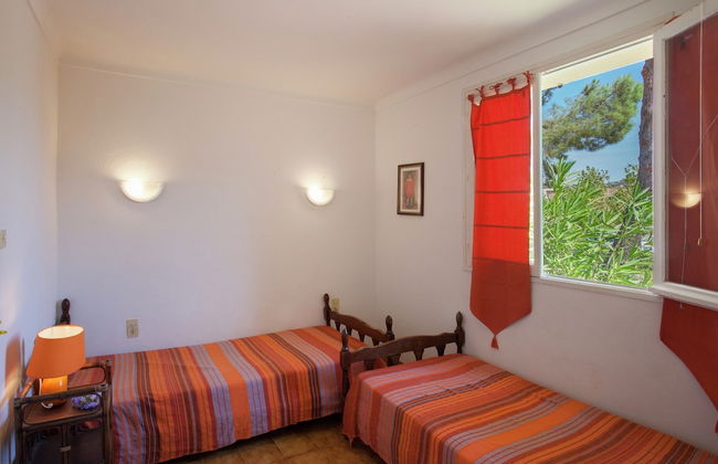 Cosy Holiday Home in Cargese Corse-du-sud Near Sea - Foto 13