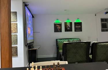 Gold Coast Oasis 2BR Home Near Airports, Game Room, FirePit - Foto 18