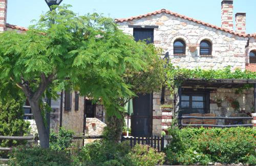 Artemis Stone House - Photo 2