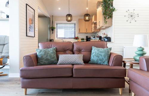 Sandmartin Lodge a lakeshore haven at Pine Lake Resort - Foto 18