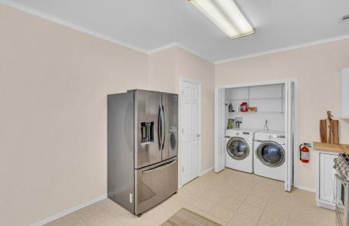 Bayview Coastal Home - Steps to Shore & Free Parking - Foto 10