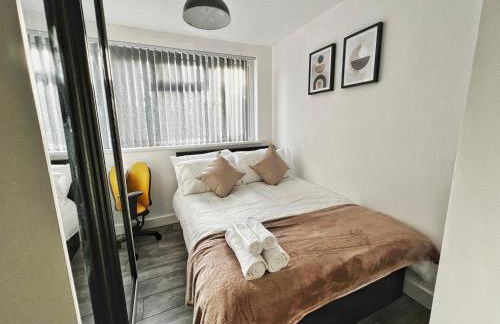 Selly Oak Near QE and UoB - 5 Bed Ensuite - Perfect for groups and contractors - Foto 7