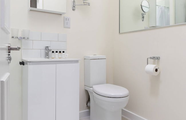 Codrington Mews III by Onefinestay - Photo 18