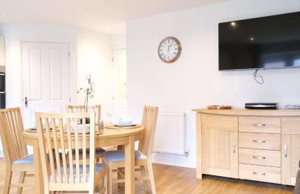 Spacious 4 Bedroom Home with Garden in Bedford - Foto 26