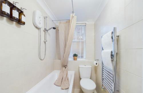 “The Sleepers Cottage” 2-6 people w/ free parking - Photo 32