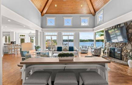 Pool • Hot Tub • Game Room • Fire Pit • Lakefront Paradise Pointe by AvantStay - Foto 48