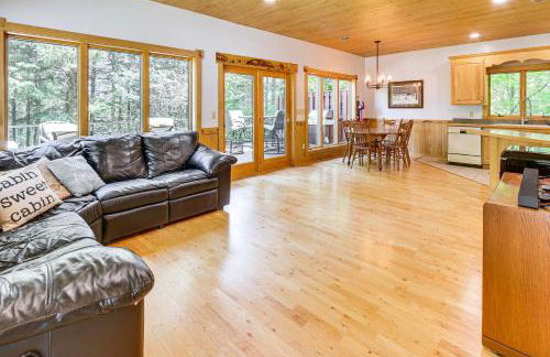 Lakefront Tower Home with Shared Dock! - Foto 4