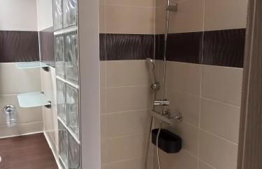 Le Bourguignon - Proche centre ville et Tram - Foto 11