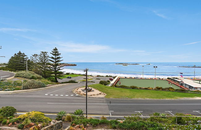 The Dolphins 7 - A View To Remember - Photo 15