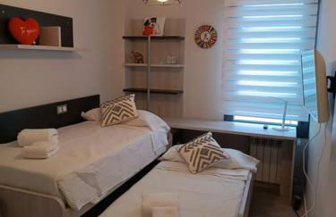 ¡Al lado de la Clínica Oftalmológica Vega! - Foto 28