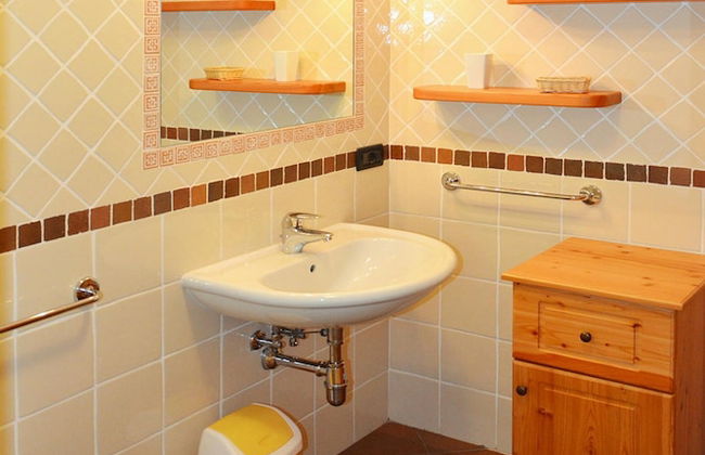 Apartment in Pellizzano Near Shopping - Photo 13