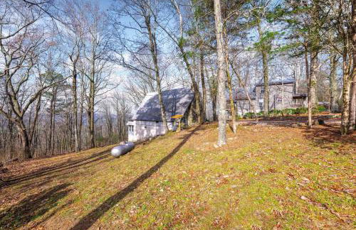 A-Frame with VIEWS - Walk to Downtown and Park - Pets OK - Foto 47