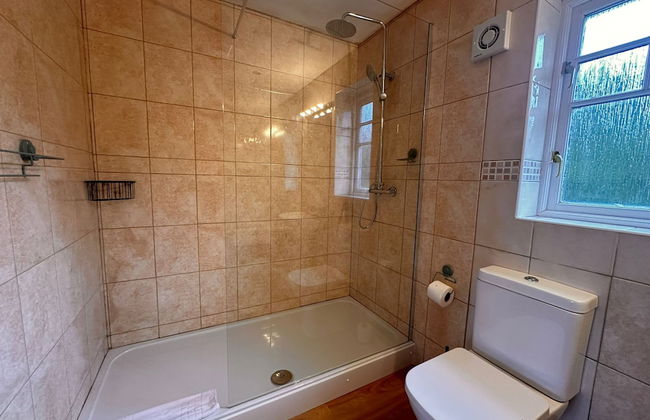 Stunning 4 Bed House With Parking in Wolverhampton - Foto 19